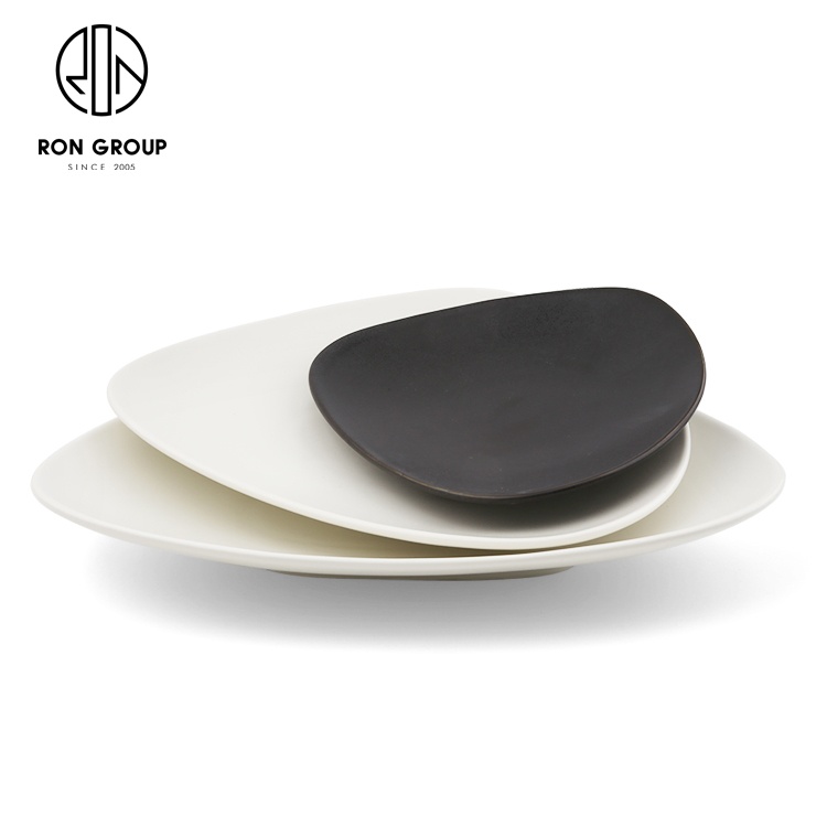 Nice triangle shallow white custom fruit dinnerware restaurant porcelain dinner plate