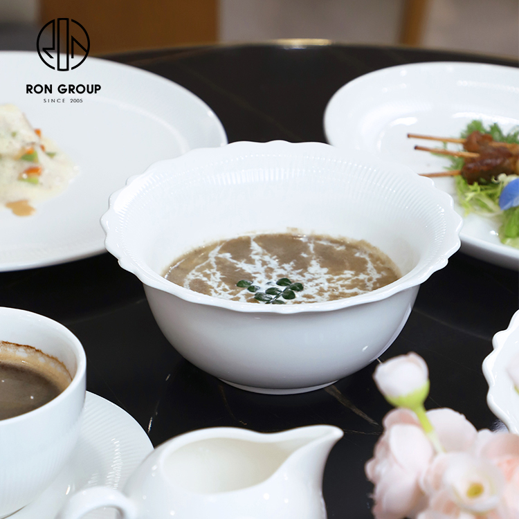 Custom White Flower Rim Ceramic Soup and Salad Bowl for Restaurant Table Service