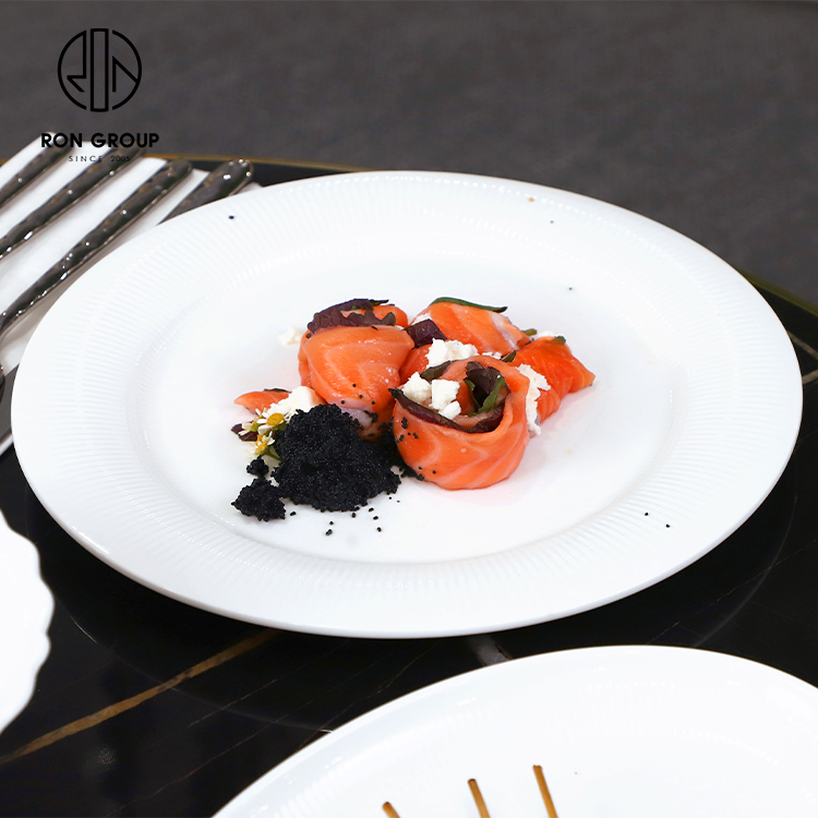 Modern White Round Ceramic Dinner Plate for Salad, Dessert and Steak Restaurant Service