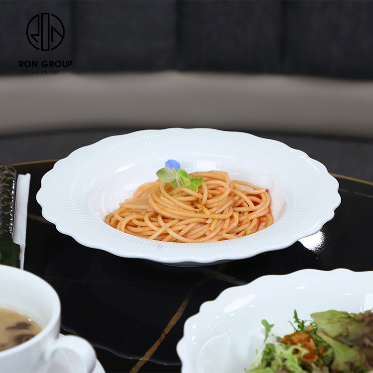 Custom White Flower Rim Ceramic Pasta Plate for Noodles and Dessert Service