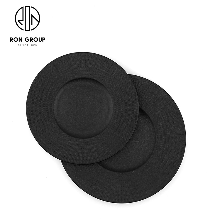 Textured Black Ceramic Concave Pasta Plate for Modern Restaurants