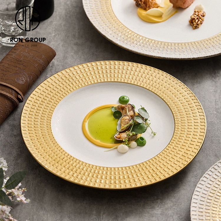 Luxury Golden Embossed Porcelain Dinner Plate for Upscale Events and Banquets