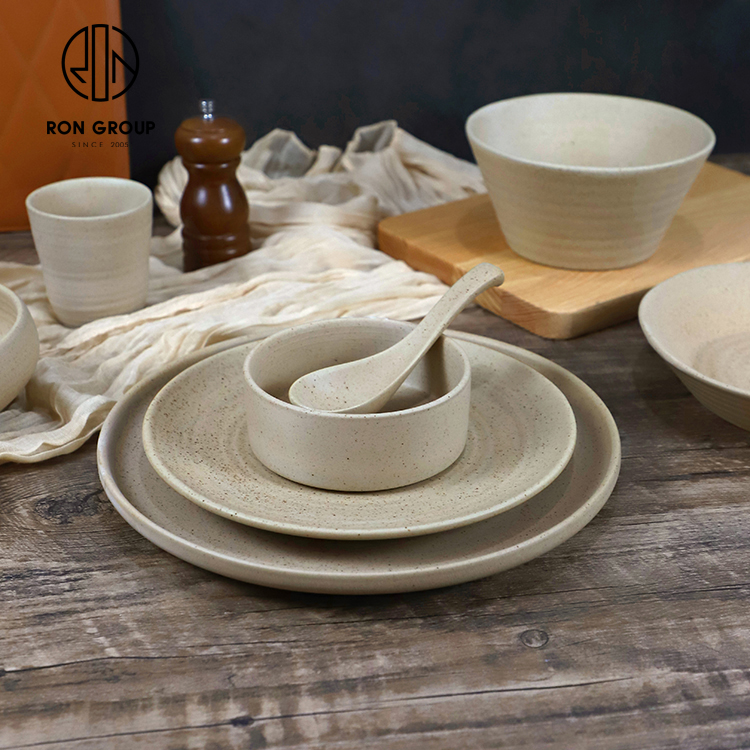 Minimalist Speckled Clay-Style Melamine Dinner Plate for Japanese and Casual Dining