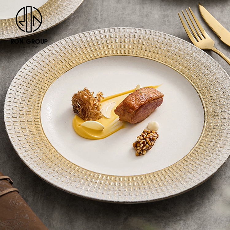Luxury Golden Textured Serving Plate with Artistic Rim for High-End Banquets