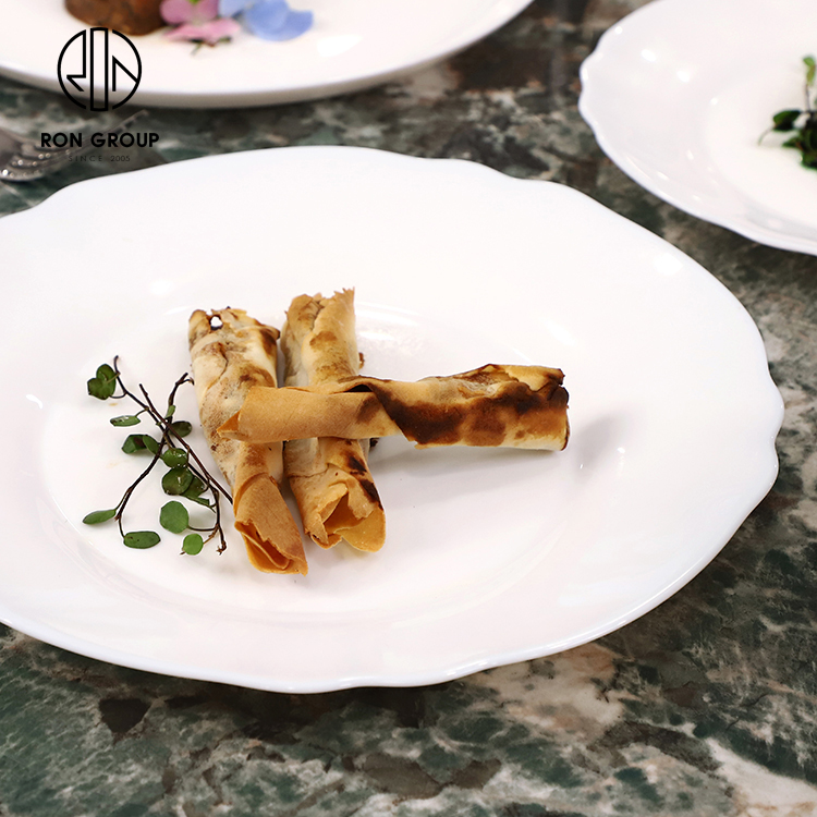 Custom White Flower Shaped Ceramic Dinner Plate for Steak, Salad and Dessert