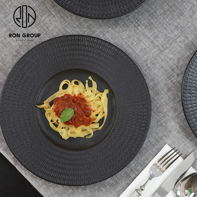 Textured Black Ceramic Concave Pasta Plate for Modern Restaurants