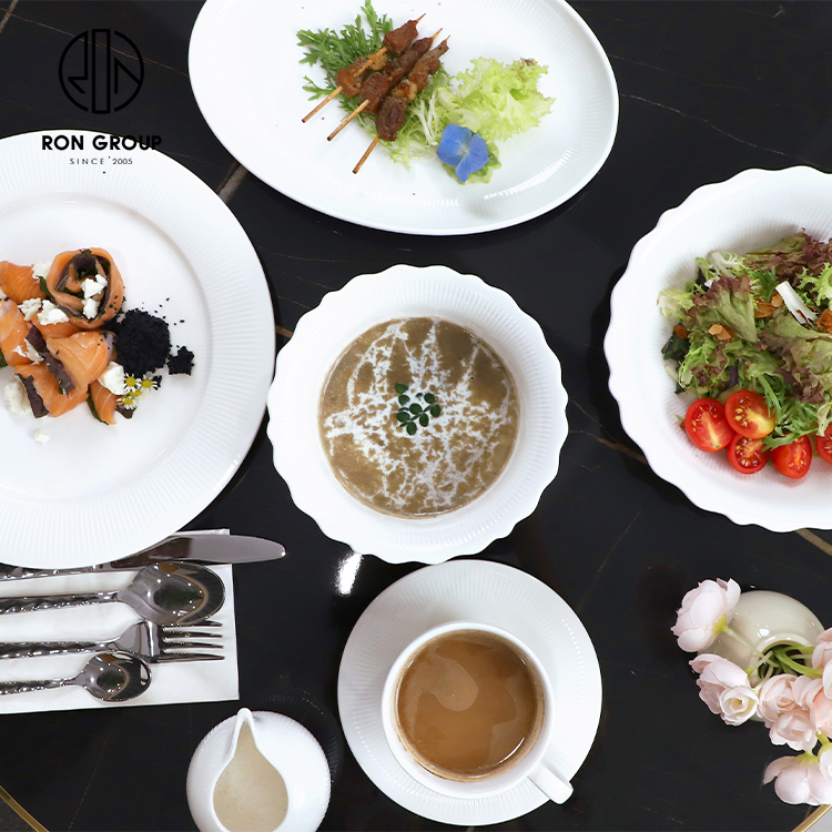 Modern White Round Ceramic Dinner Plate for Salad, Dessert and Steak Restaurant Service