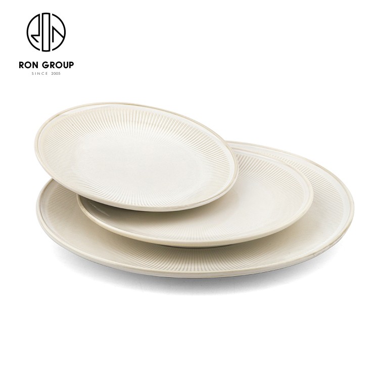 White Embossed Ceramic Dinner Plate for Weddings and Restaurants