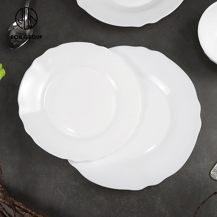 Custom White Flower Shaped Ceramic Dinner Plate for Steak, Salad and Dessert