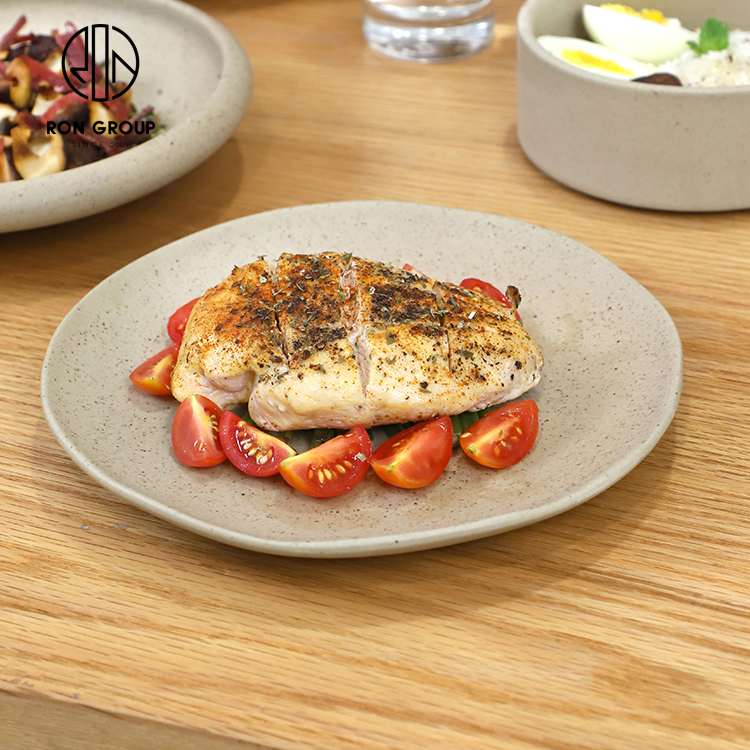 Minimalist Speckled Clay-Style Melamine Dinner Plate for Japanese and Casual Dining