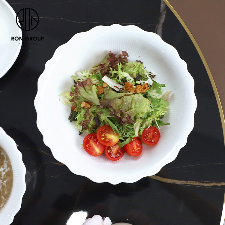 Custom White Flower Rim Ceramic Soup and Salad Bowl for Restaurant Table Service