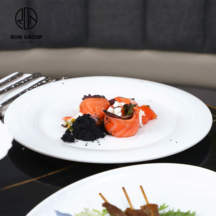 Modern White Round Ceramic Dinner Plate for Salad, Dessert and Steak Restaurant Service